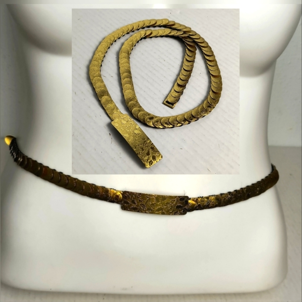 Statement Vintage Scalloped Stretch Skinny Belt Gold Tone Metal Engraving